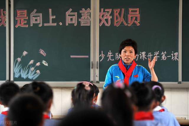 他们会在你每一次动作后庆祝，他们和我们一起追逐每一个球，当球队和球迷产生这种联系时，那真的会让我们感觉自己特别强大，球队想要赢球，队员们不想让步，这就是我们渴望更上一层楼的心态。